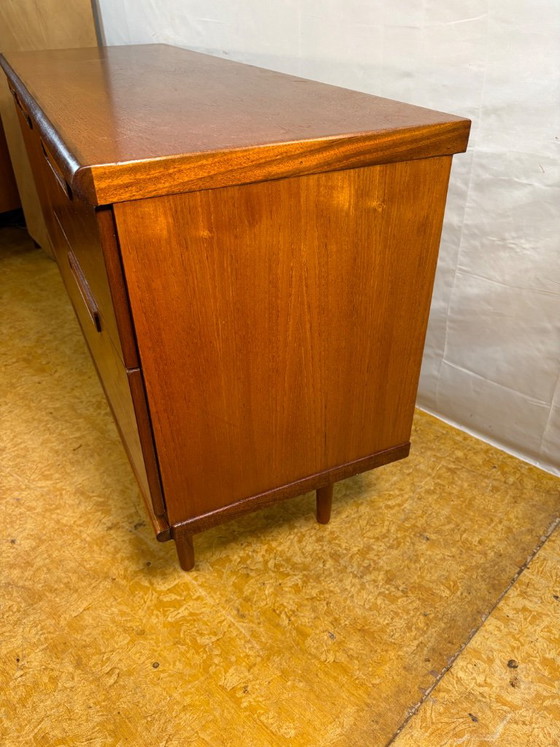 Buffet vintage Meredew en teck | Années 1960 | Design britannique du milieu du siècle Un buffet vintage en (photo 6 of 8)