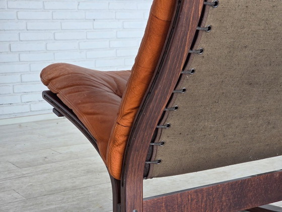 Image 1 of Années 1970, design norvégien d'Ingmar Relling, fauteuil lounge, modèle « Siesta ».