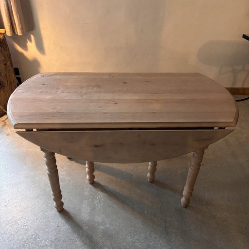 Ronde tafel met verlengstukken