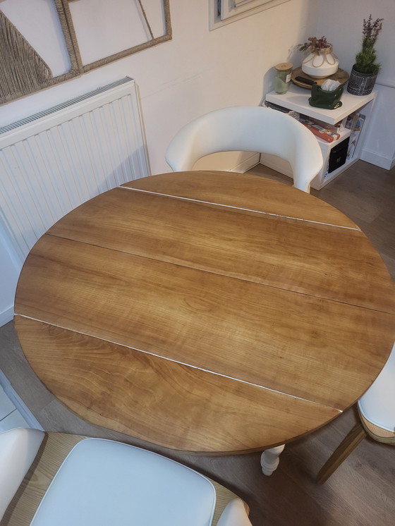 Image 1 of Coup de cœur déco 💛 Table ronde en bois massif – style campagne chic