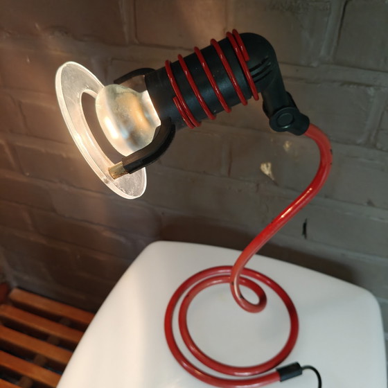 Vintage ESTO Style Red Spiral Table Lamp – Memphis Postmodern 1980s 1990s – Metal (photo 12 of 14)
