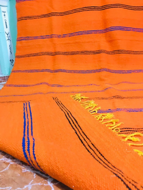 Image 1 of GROSSER ORANGEFARBENER TEPPICH 4X2,5M