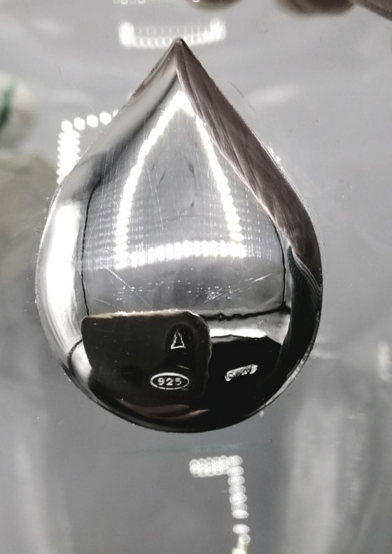 Image 1 of Karaf van geblazen glas met 3 druppels van 925 zilver en 2 proefglazen van geblazen glas.