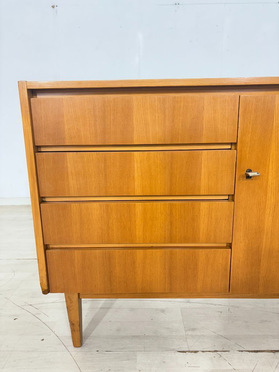 Image 1 of Commode uit het midden van de vorige eeuw / commode uit de jaren 60 / vintage dressoir