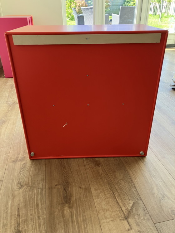 Image 1 of Cassettiera modulare originale Montana Furniture con 6 cassetti, colore rosso acceso.

