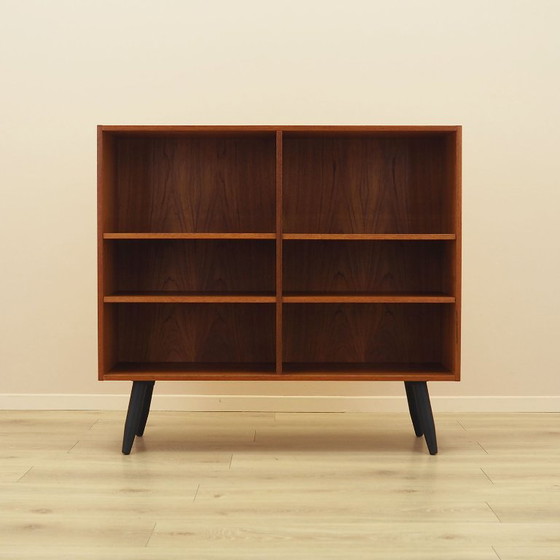 Estantería danesa chapada en teca con patas angulares, década de 1960. – Librerías, Wood (photo 2 of 12)