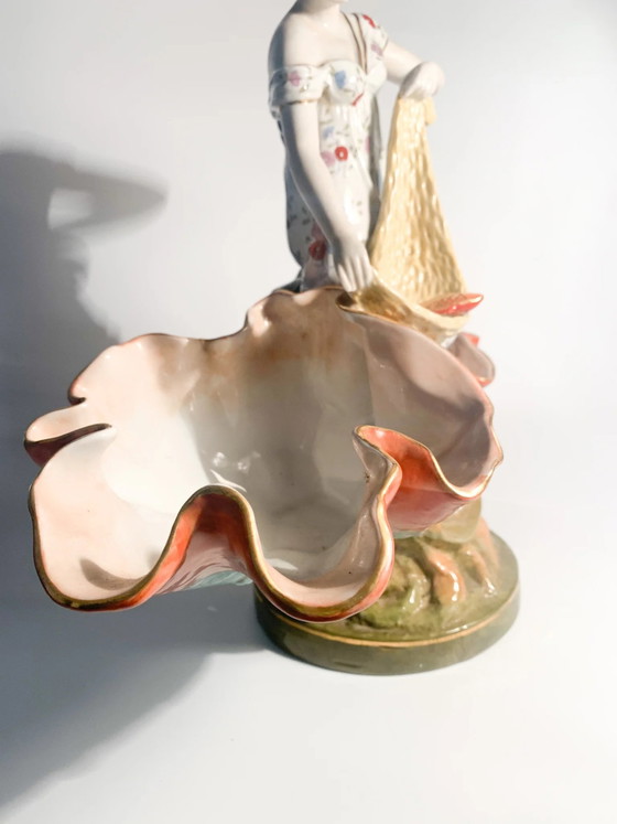 Sculptures en céramique française d'une dame avec des paniers, années 1940 (photo 8 of 14)