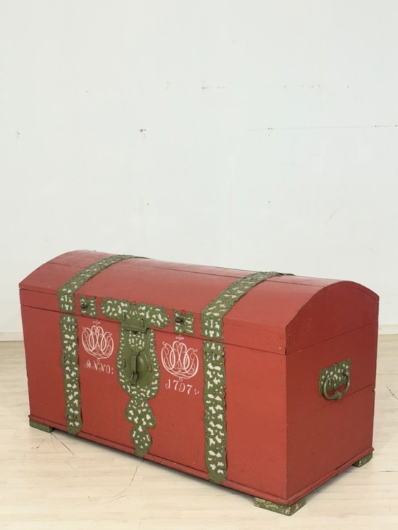 Image 1 of Antique chest, box, crate, circa 1800