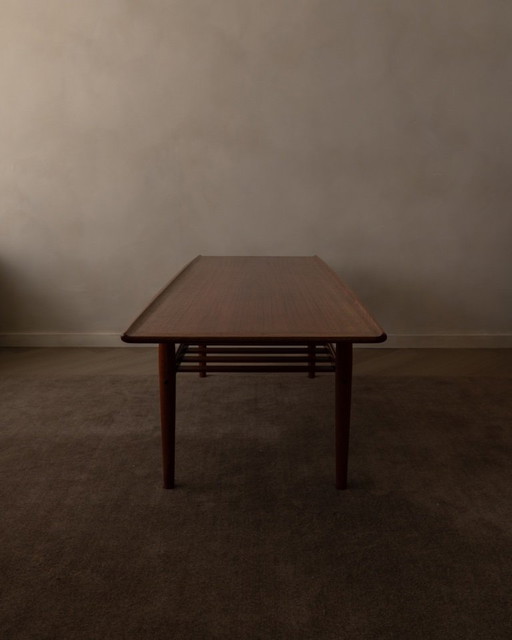 Tavolino da caffè danese in teak di Grete Jalk con struttura a doghe, anni '60