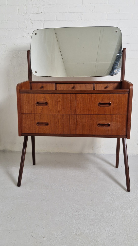 Image 1 of Tocador o escritorio de diseño danés moderno