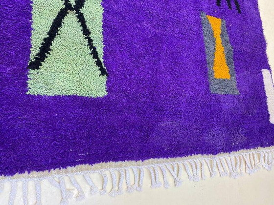 Tapis marocain blanc cassé avec motifs colorés, 250cm x 150cm (photo 8 of 9)