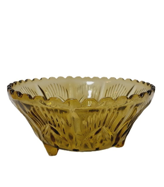 Image 1 of Coupe à fruits vintage à trois pieds en verre ambré