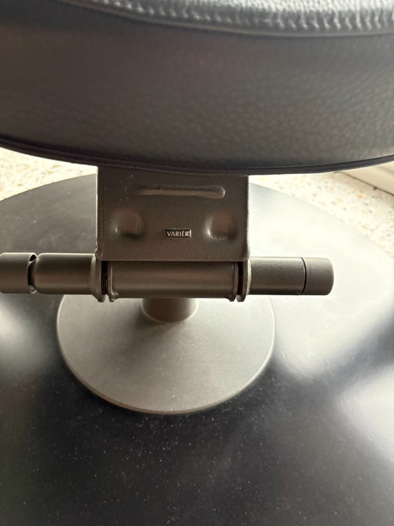 Image 1 of Varier Peel