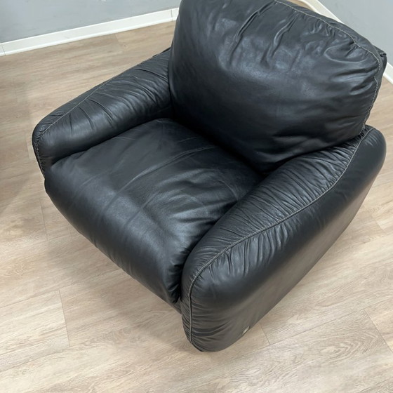 Coppia Poltrone Lounge Busnelli Piumotto in Pelle Nera Anni '70 Italiane – Leather (photo 4 of 12)