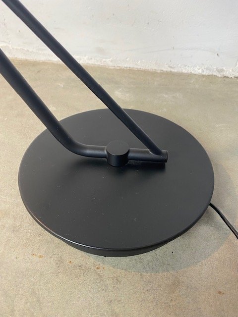 Image 1 of DCWEditions Aaro table/desk lamp design Simon smithz