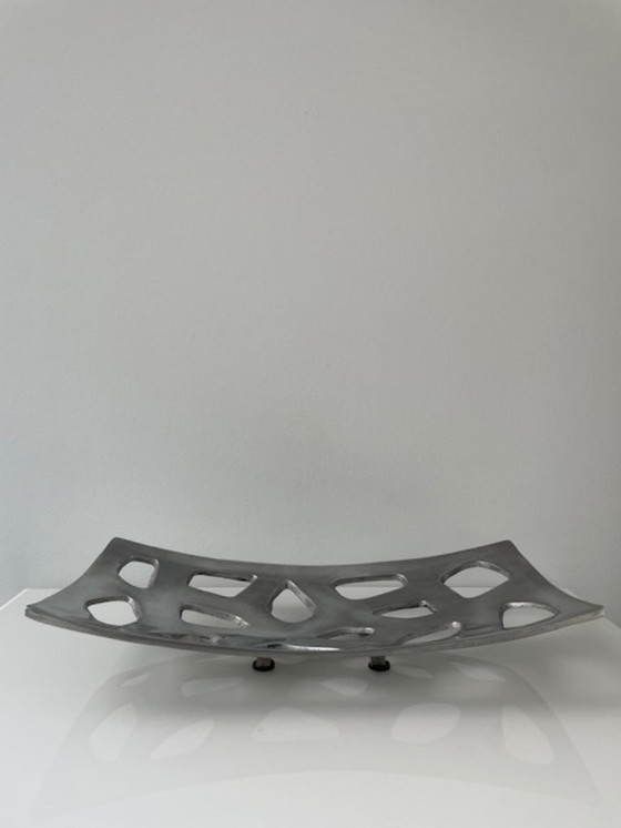 Image 1 of Artistieke aluminium schaal met opengewerkt patroon