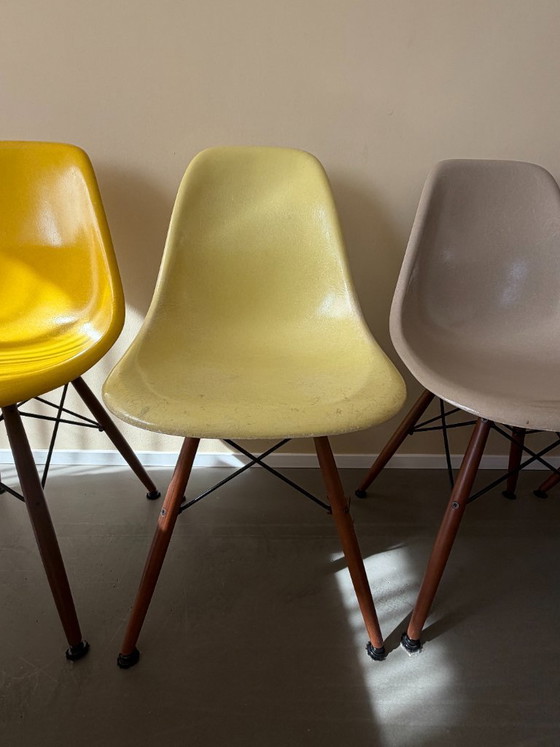 Image 1 of Set of 4 Vintage Eames Fiberglass Side Chairs (DSW)