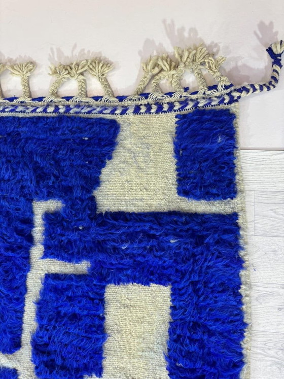 Handgemaakt Marokkaans Berberkleed uit het Atlasgebergte, blauw, 1,5/2,5 m – Alberto Bazzani (photo 7 of 7)
