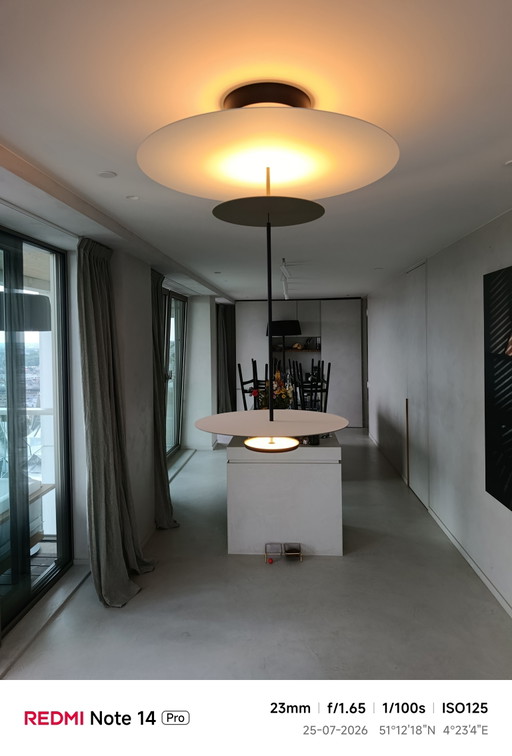 Suspension LED plate Vibia, 3 lampes Ø 90 cm, grise L1