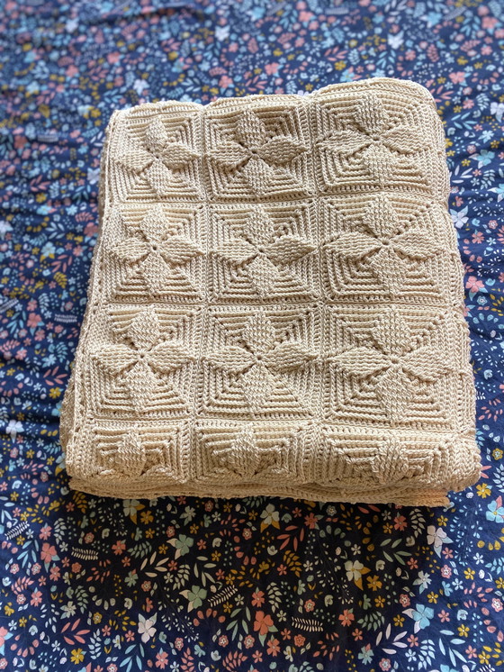 Image 1 of Couvre lit ancien