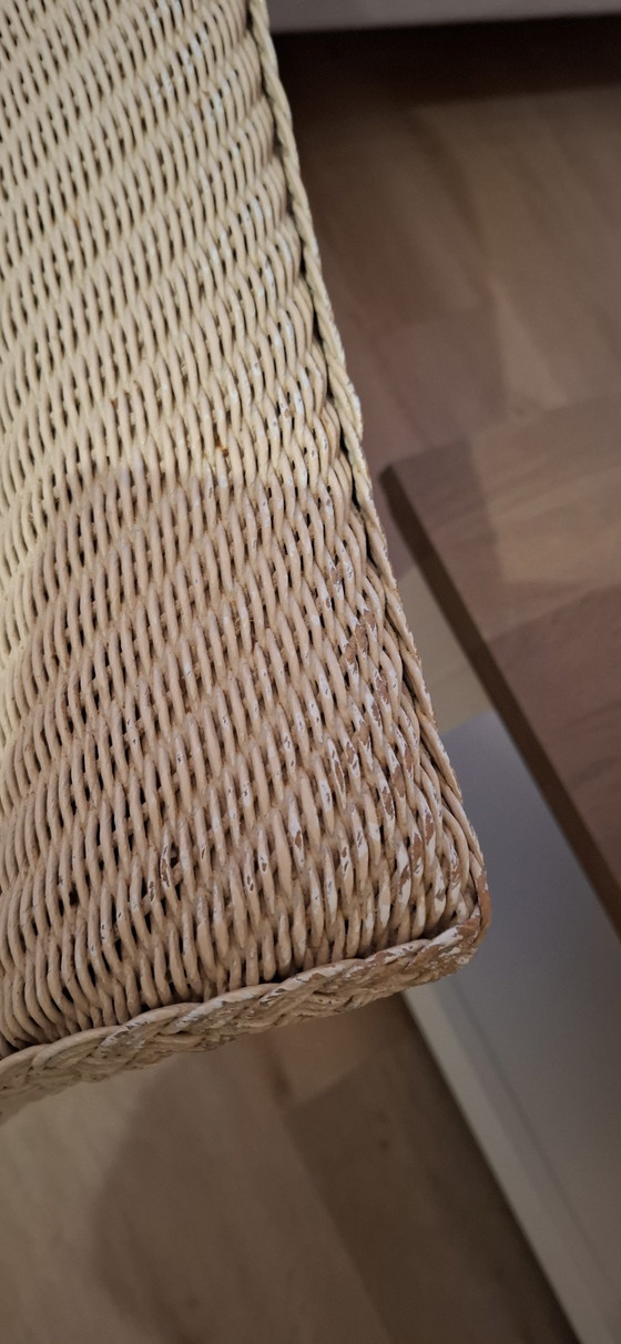 Image 1 of Set di 4 sedie Lloyd Loom e piccolo tavolo da pranzo