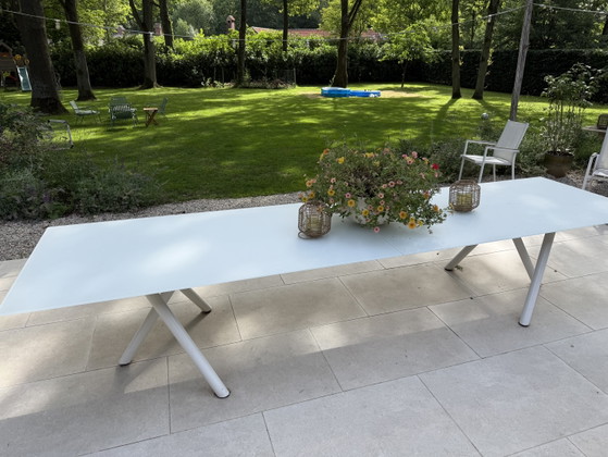 Image 1 of Designer-Gartentisch