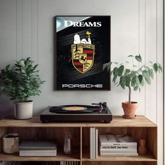 Porsche Dreams Poster met Snoopy, Papier, Zwart, Modern (foto 3 van 5)