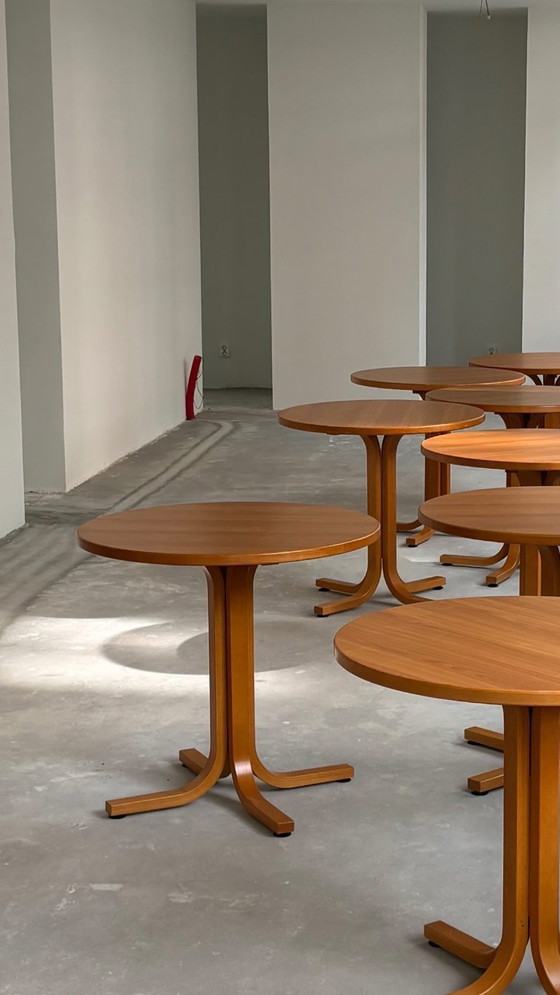 Image 1 of 8 mesas redondas de comedor (para catering)