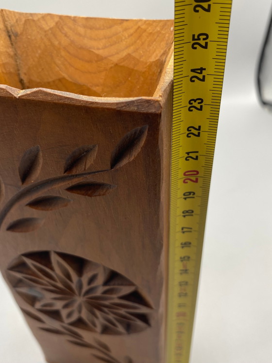 Gesneden houten doodskist in de vorm van een maaier – landelijke volkskunst – Decoratieve objecten (photo 7 of 7)