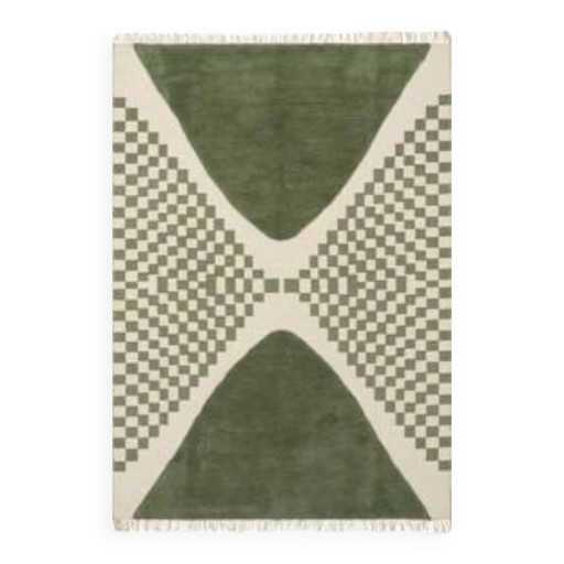 Rug measuring 230x140cm in wool.
