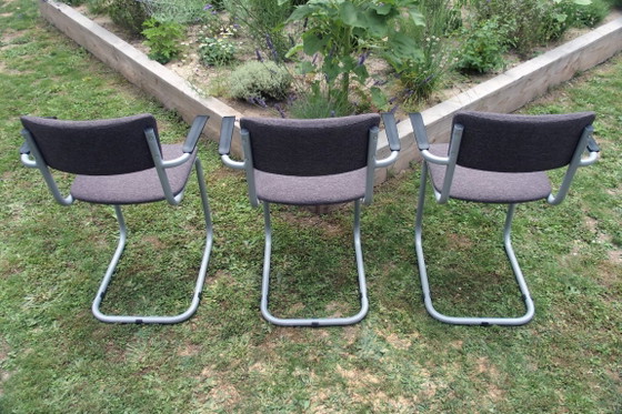 3 slede-/cantileverstoelen – Eetkamerstoelen, Textile (photo 2 of 16)