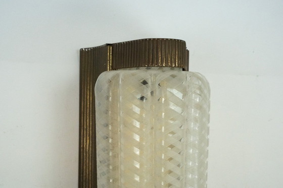 Image 1 of Grande applique simple Art Déco en laiton et plexiglas. Italie, années 1930