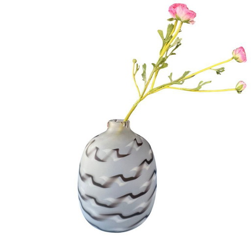 Vase Art déco lourd en verre opale avec motif de vagues gravé - vers les années 1930
