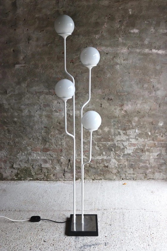 Lampadaire Goffredo Reggiani à globe en verre – Blanc – Italie – Années 1960 – Fer (photo 4 of 5)