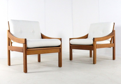 Ensemble de 2 fauteuils vintage en pin/hêtre « Gassel », récemment retapissés.