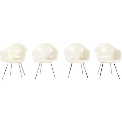 Set di 4 poltrone vintage Dax in acciaio cromato e fibra di vetro di Charles e Ray Eamesen per Mobilier International, 1960