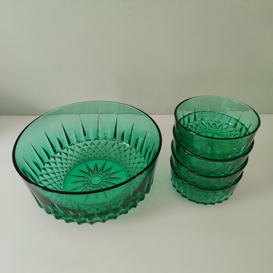 Image 1 of Arcoroc France Ciotola in vetro pressato verde con 4 ciotole, anni '60