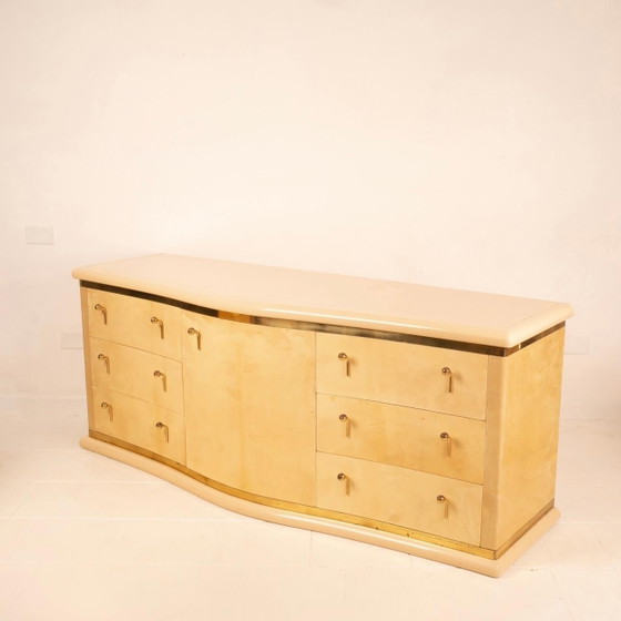 Luciano Frigerio Nettuno Credenza Curva in Pergamena per Frigerio di Desio 1970 – Cassettiere, Brass (photo 8 of 27)