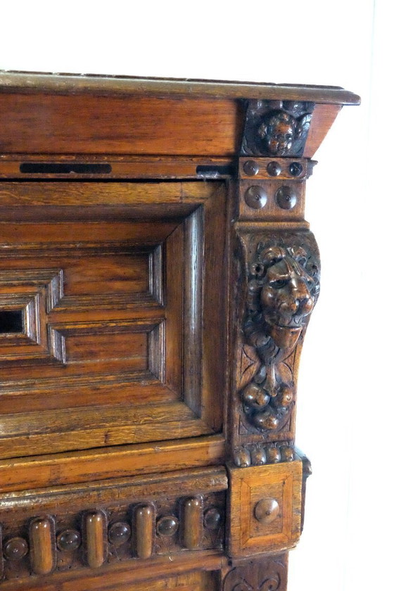 Image 1 of Prachtige 17de eeuwse Zeeuwse kast. 