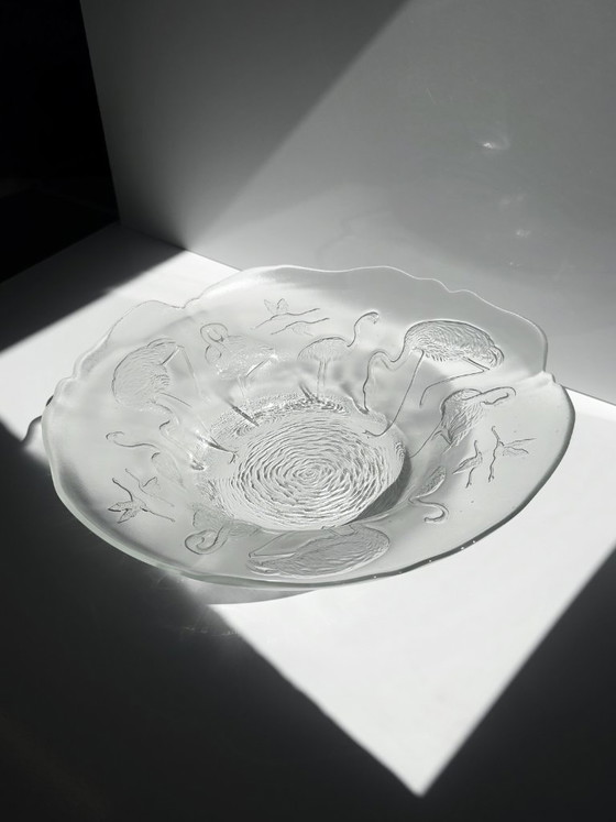 Image 1 of Vintage glazen schaal met flamingo-design, Walther glazen fruitschaal, serveerschaal uit de jaren 80