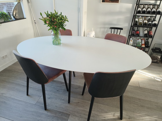 Image 1 of Tavolo ovale bianco design italiano