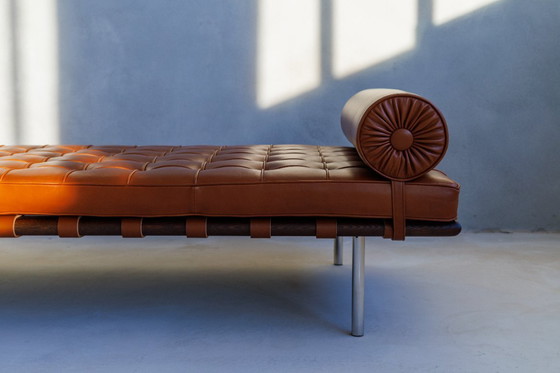 Image 1 of Barcelona ligbed van Mies van der Rohe voor Knoll - Cognac leer