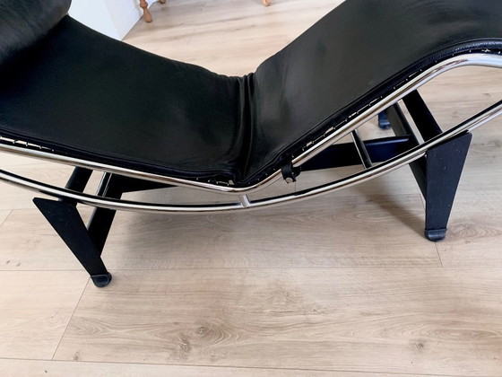 Image 1 of Elegante Chaise Longue in LC4-stijl | Zwart Leer