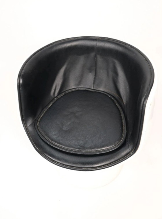 Image 1 of Eero AARNIO  Fauteuil modèle "Cognac" 