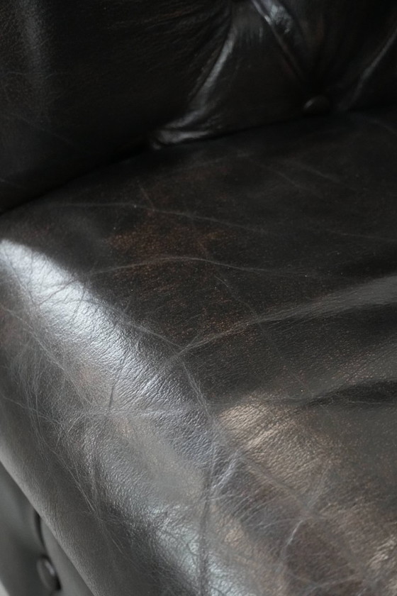 Image 1 of Fauteuil club Chesterfield luxueux en cuir de vachette foncé de style anglais