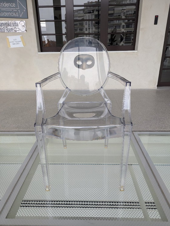 Image 1 of Set of 6 Limited Edition Louis Ghost Chairs by Philippe Starck for Kartell – Rare Artistic Designs