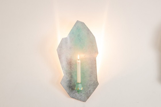 Image 1 of Coppia di candelabri da parete in ottone e bronzo. Opera contemporanea di un artista.