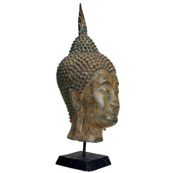 Antique Thai Bronze Buddha – Head & Hand on Museum Stand – 19th Century – Sculpture, Metal (photo 3 of 11)