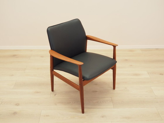 Fauteuil lounge de Grete Jalk, cadre en teck massif, revêtement en cuir noir, Danemark, années 1970 – Bois (photo 7 of 15)