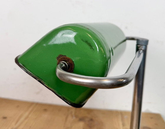 Image 1 of Vintage groene emaille bankierslamp, jaren 1950